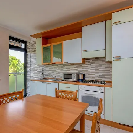 America Lejlighed Sirmione